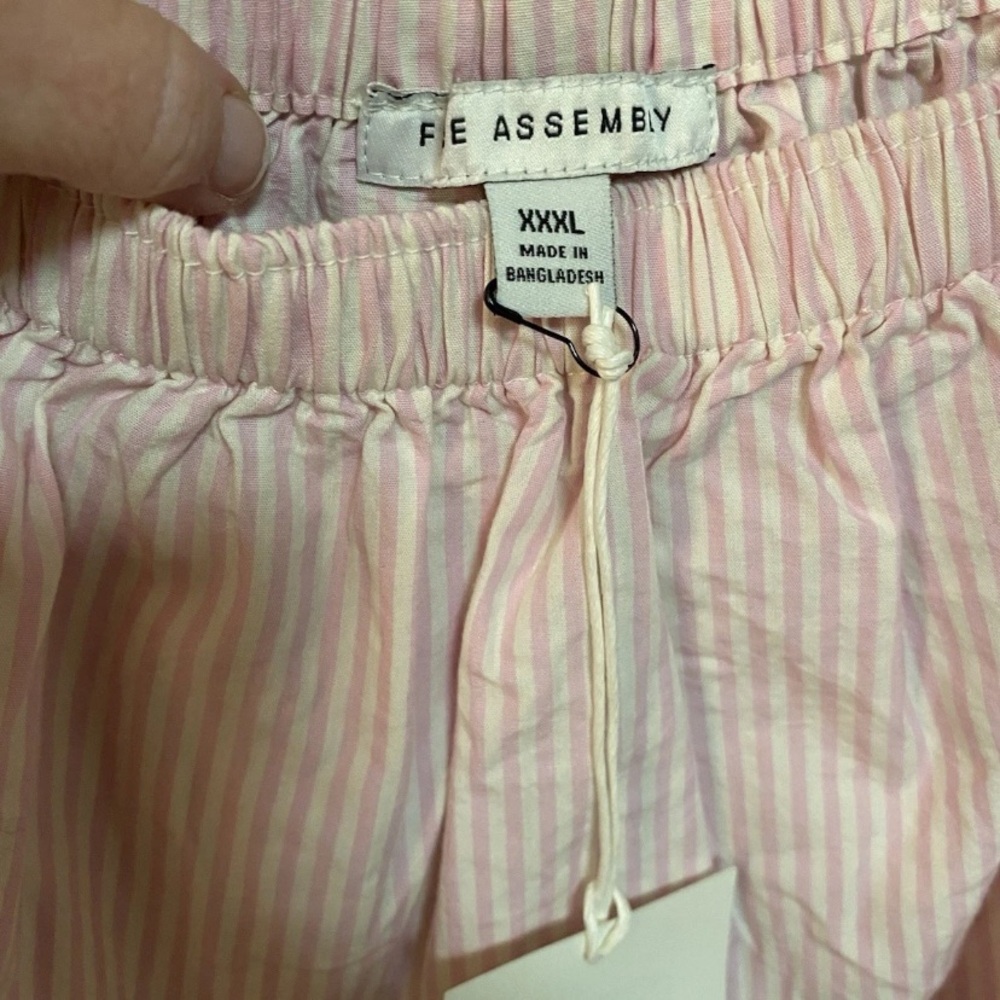 Elegant Light Pink Striped Women's Blouse - Picture 2 of 3